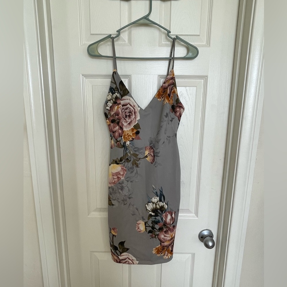 MOVING SALE MAKE OFFER Windsor Floral Bodycon Dress